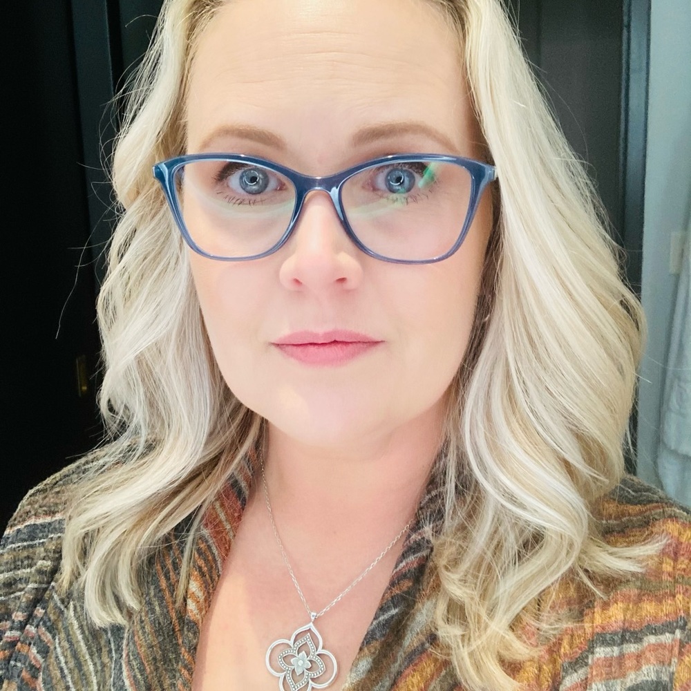 Meet your Posher, Amy